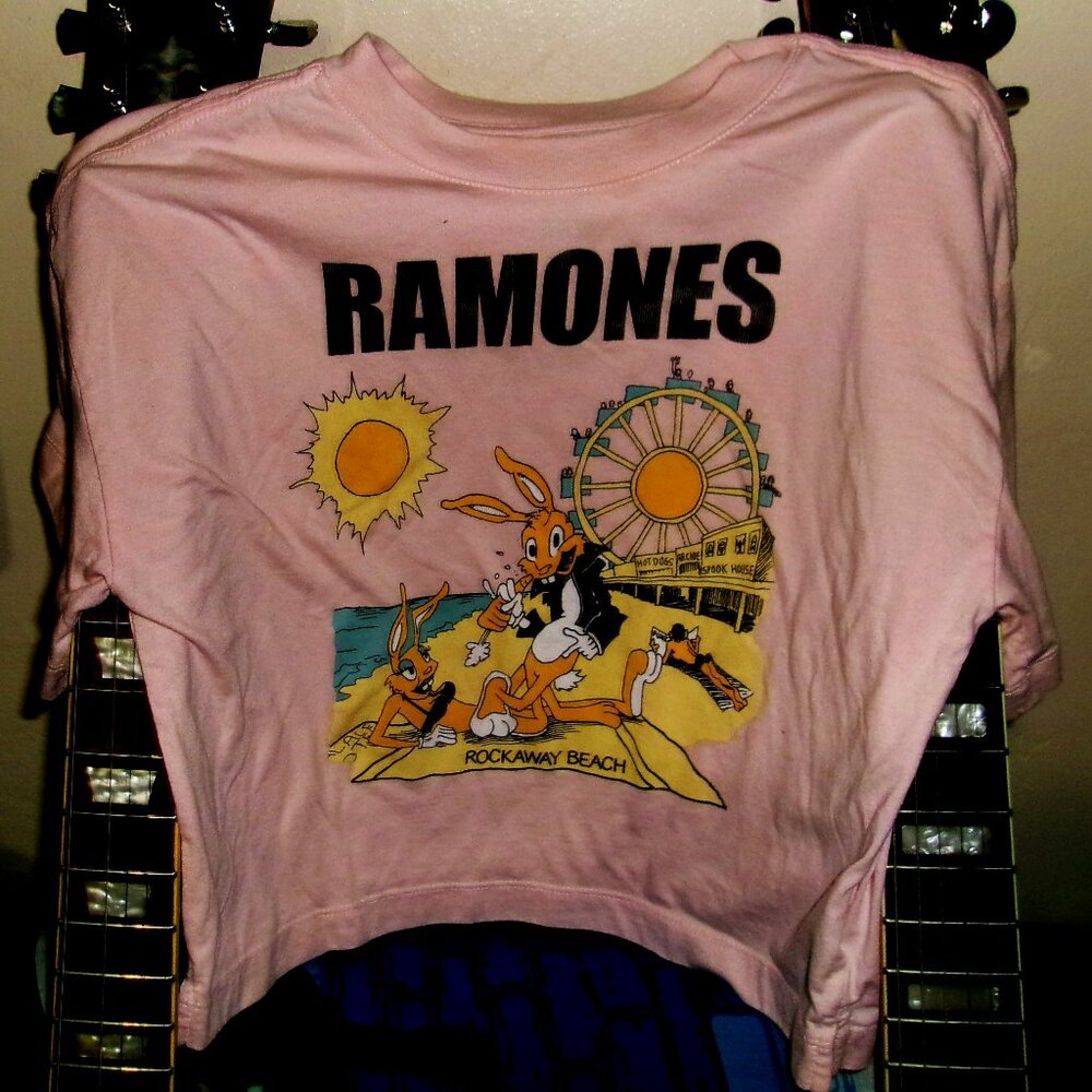 ramones rockaway beach bugs bunny size 12 L teen girl tee - punk rock fun cbgb